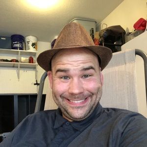 Meet your Posher, Logan